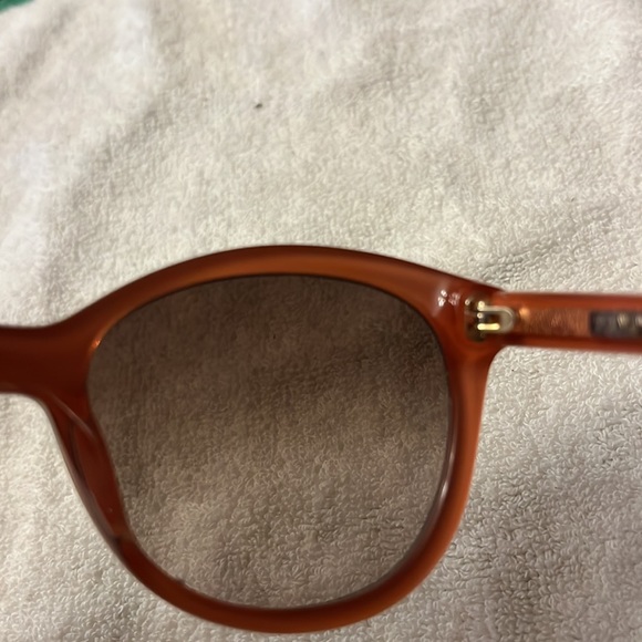 Authentic fendi sunglasses - Picture 7 of 8